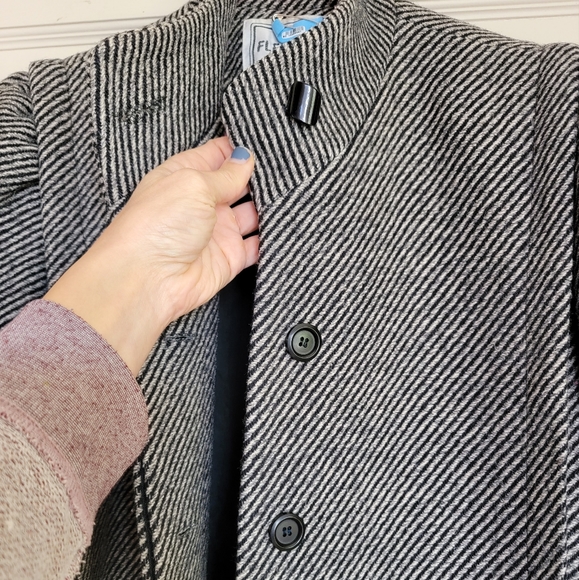 Wool dress coat - Picture 8 of 16
